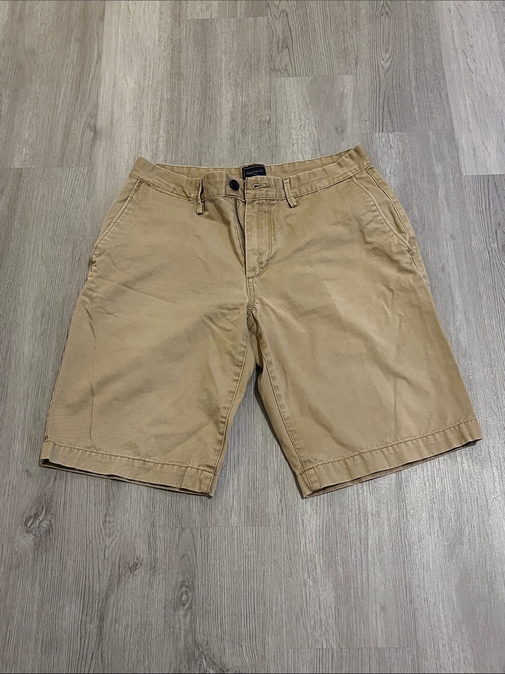 GAP Men's Flat-Front Chino Shorts in Tan